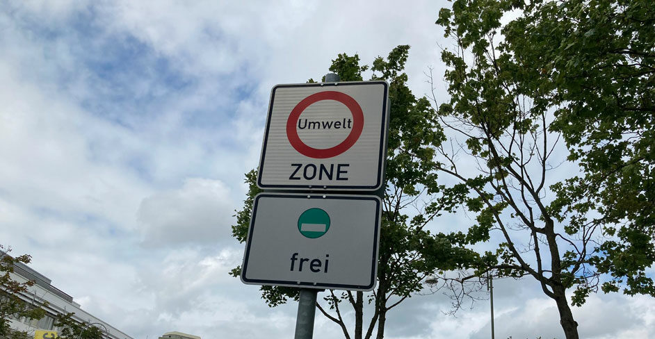 Panneaux de signalisation à l'entrée du Umweltzone, une zone à faibles émissions en Allemagne