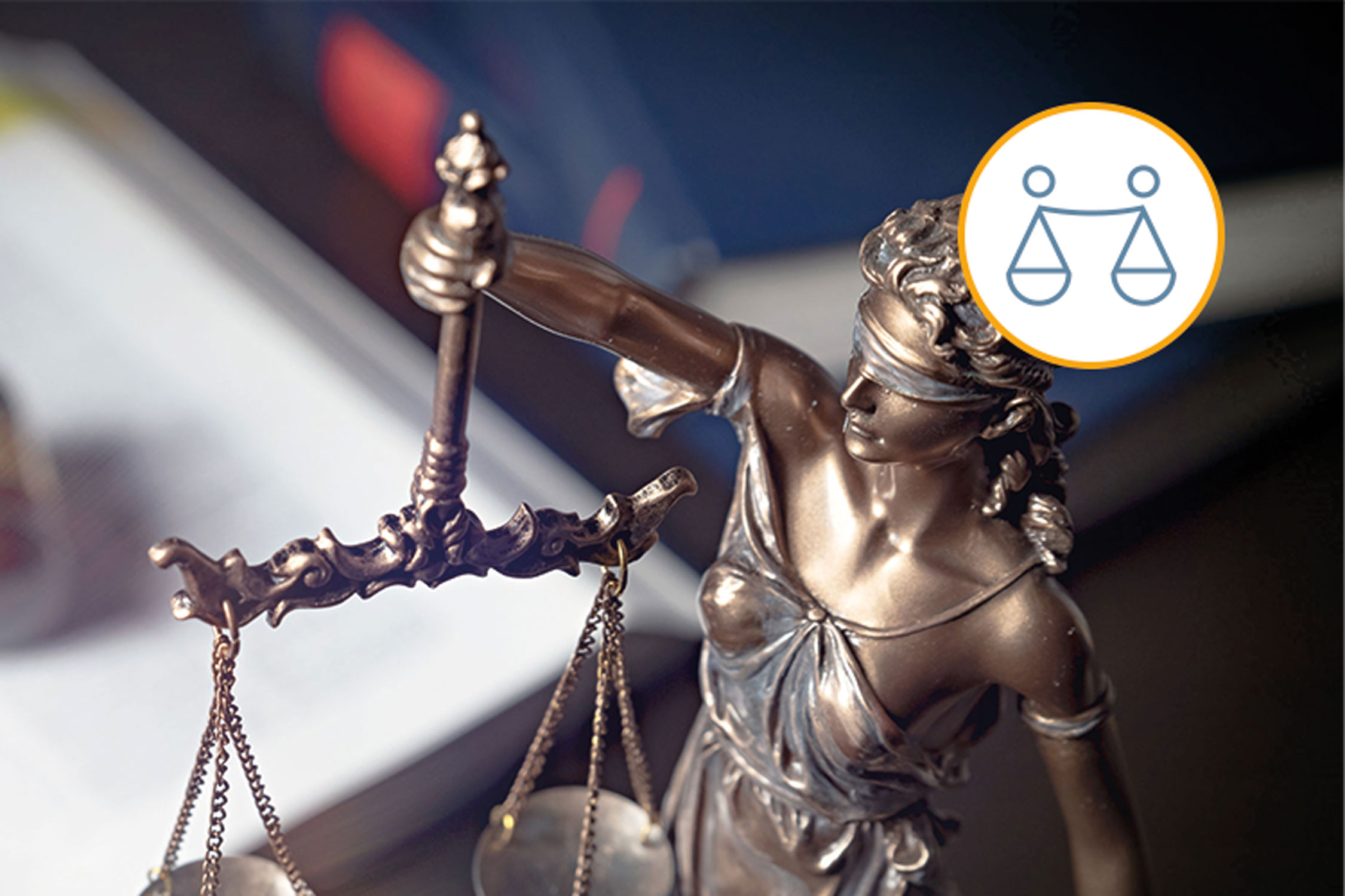 Eine Statue der Justitia repräsentiert das Recht.